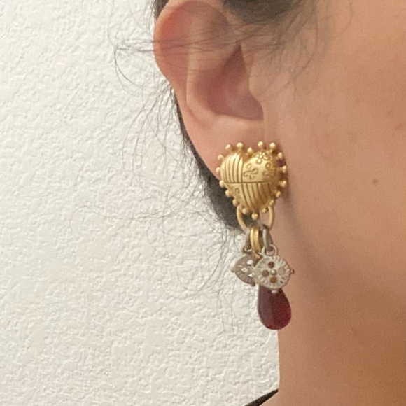 Vintage ARIZONA Jeans Co. Gold-tone Heart Beaded Drop Earrings - Picture 2 of 13